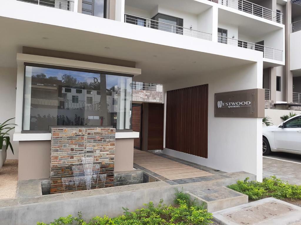 2 Bedroom Flat 15 Mins Walk From Flic En Flac Beach Ngoại thất bức ảnh
