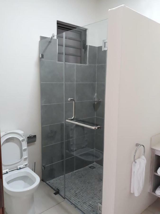2 Bedroom Flat 15 Mins Walk From Flic En Flac Beach Ngoại thất bức ảnh